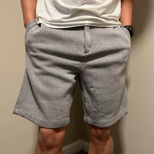 Sweatshort style tailor short grey